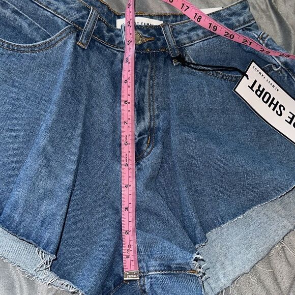 Almost Famous Flare Short Shorts Raw Hem high waist size 5 NWT new with tags - Picture 7 of 10